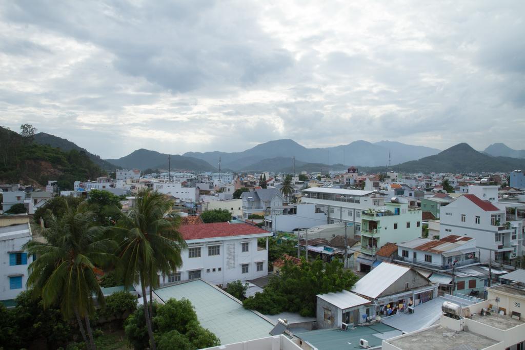 Dong Hai Hotel Нячанг Экстерьер фото